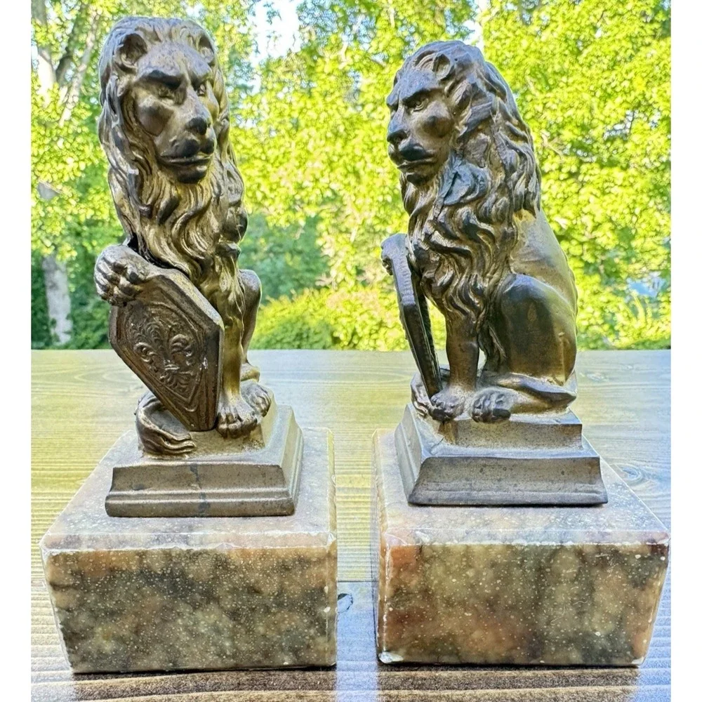 Vintage Lion Bookends Stone Base Heraldic Shield Old World Decor‎